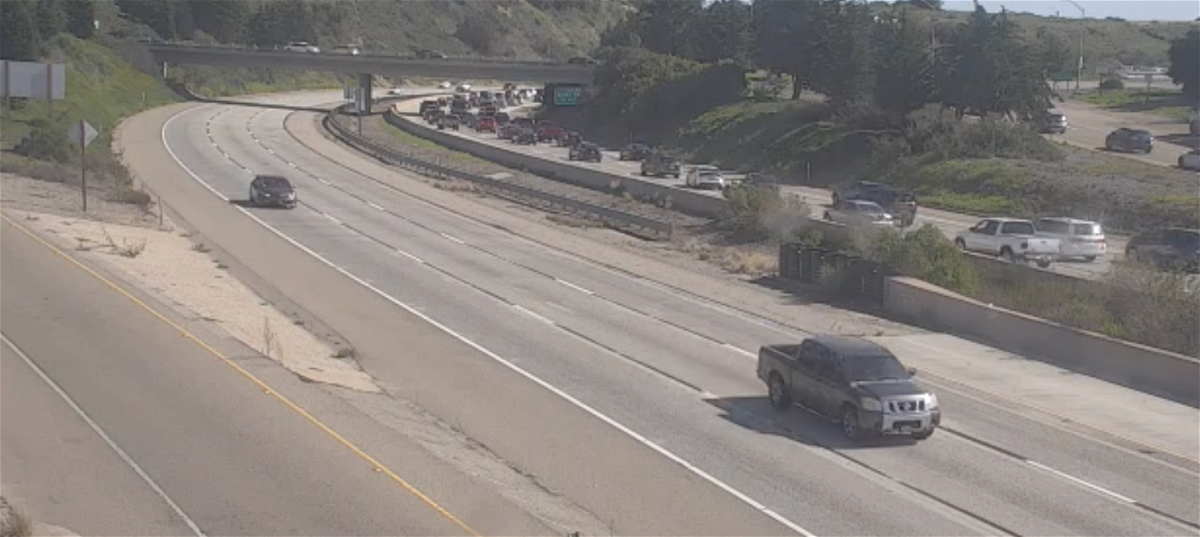 Highway 101 traffic in Carpinteria after 2 separate car collisions in Ventura County.
